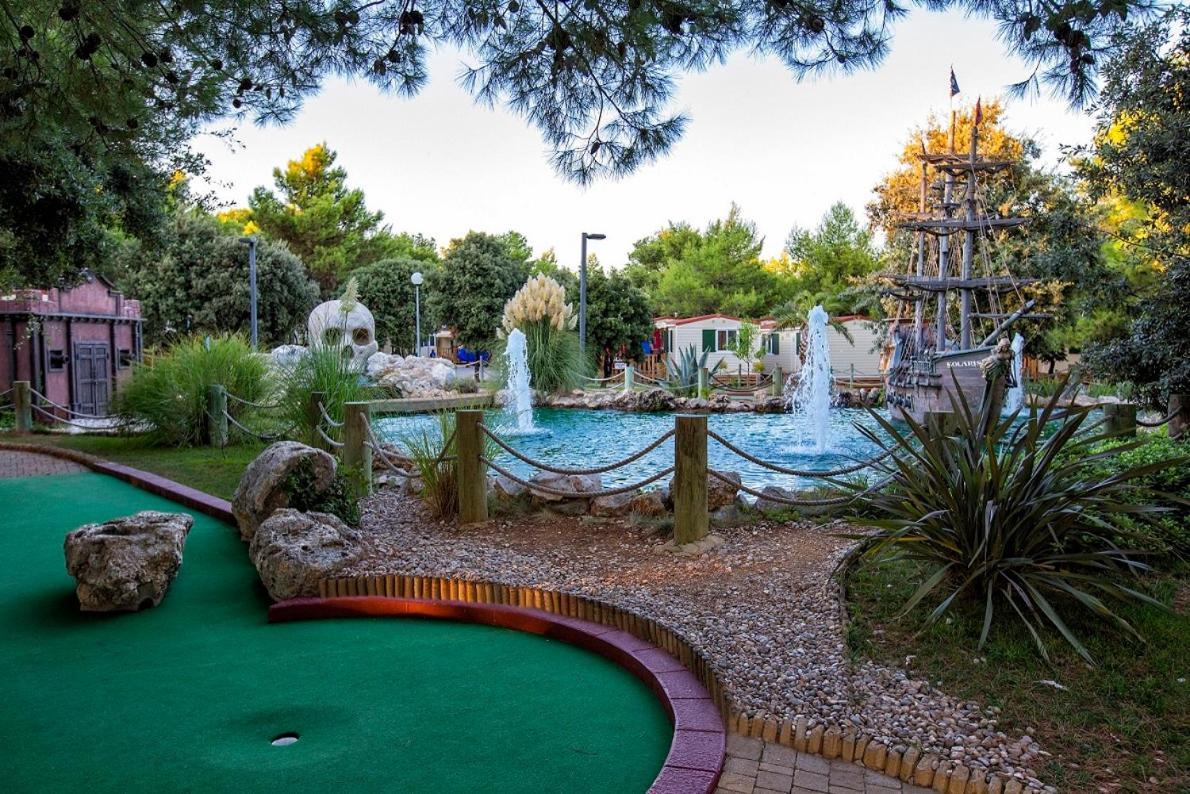 Mobile Homes Solaris Vacanceselect Sibenik Bagian luar foto