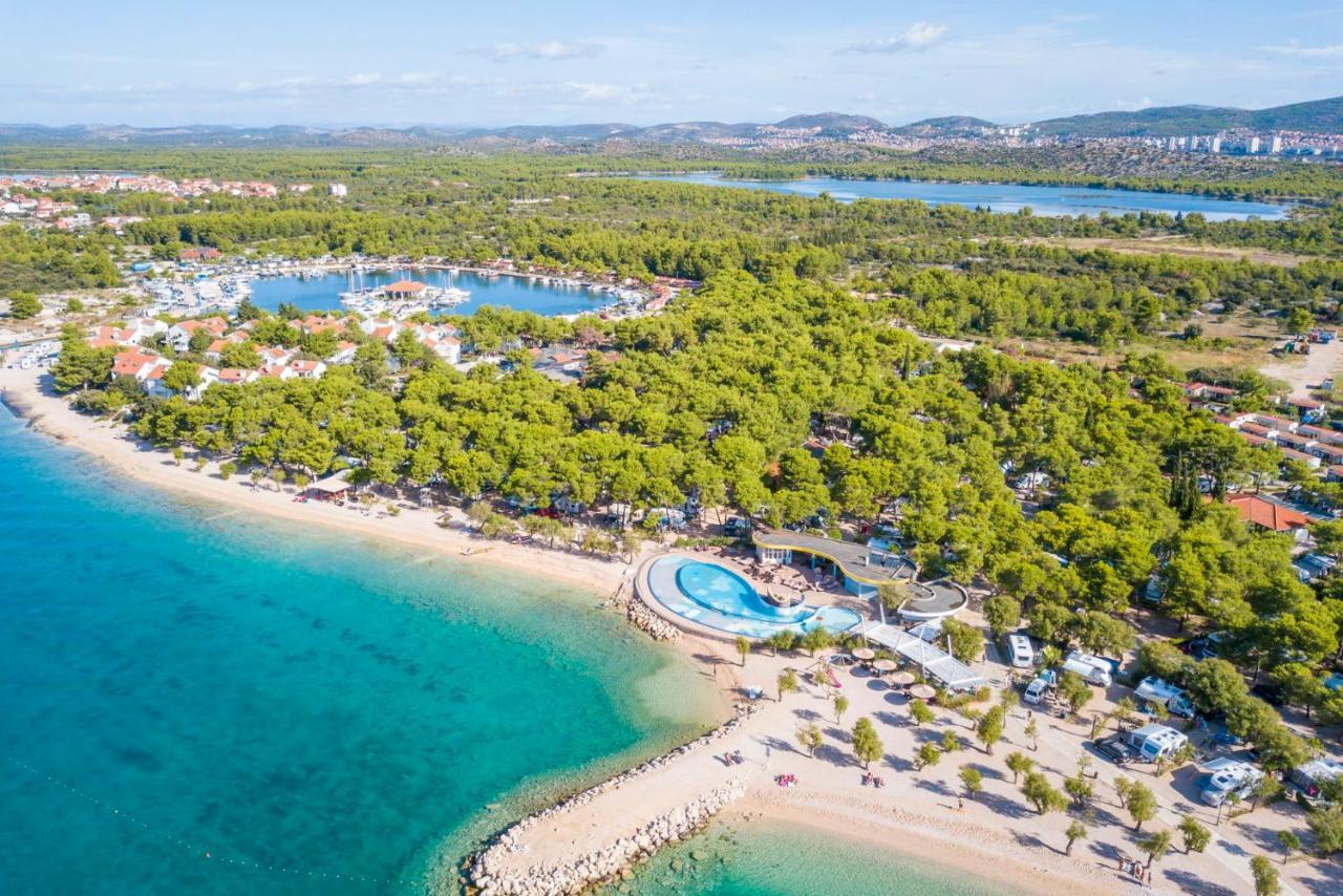Mobile Homes Solaris Vacanceselect Sibenik Bagian luar foto