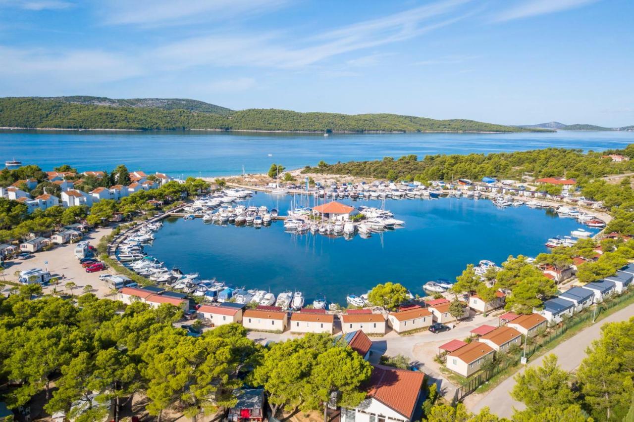 Mobile Homes Solaris Vacanceselect Sibenik Bagian luar foto