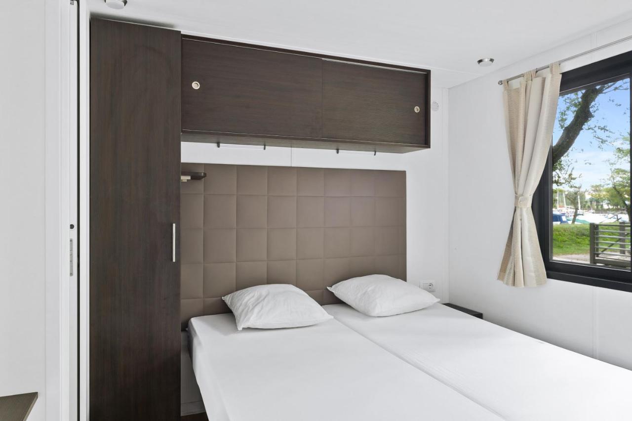 Mobile Homes Solaris Vacanceselect Sibenik Bagian luar foto