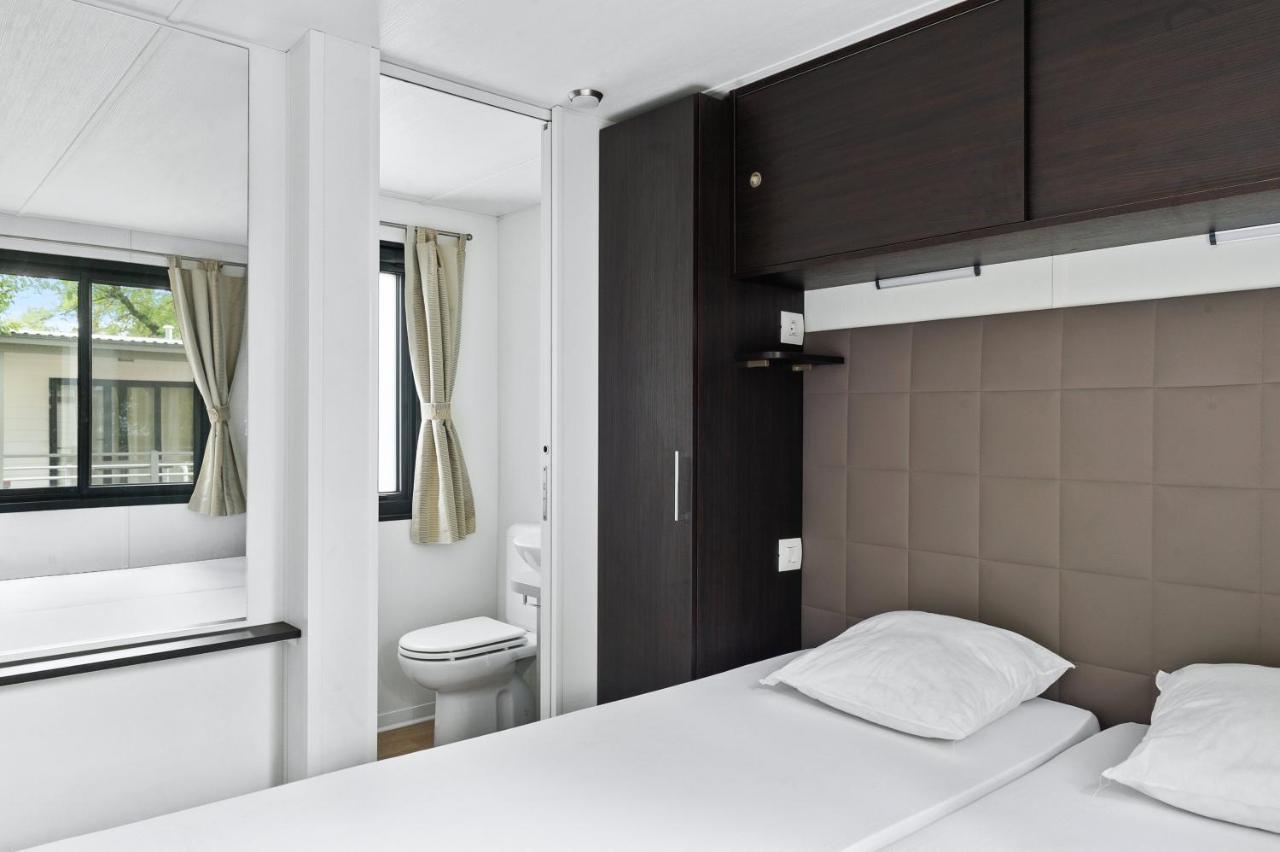 Mobile Homes Solaris Vacanceselect Sibenik Bagian luar foto