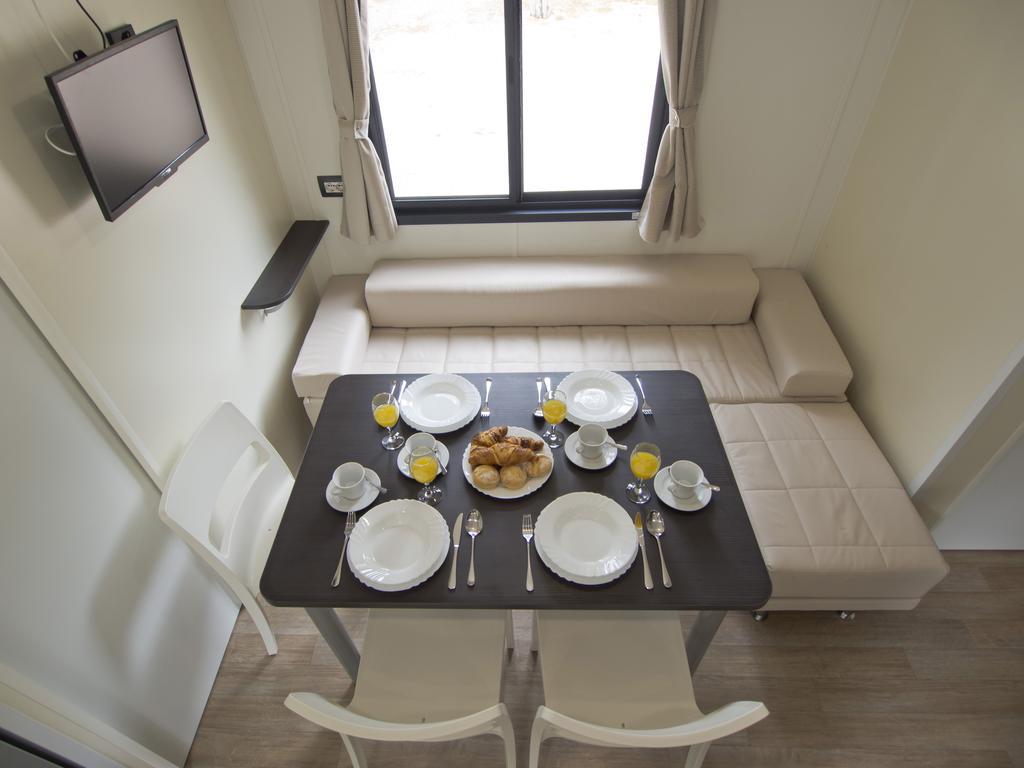 Mobile Homes Solaris Vacanceselect Sibenik Ruang foto